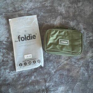 NWT Foldie Tech Organizer Army Green with dust cover